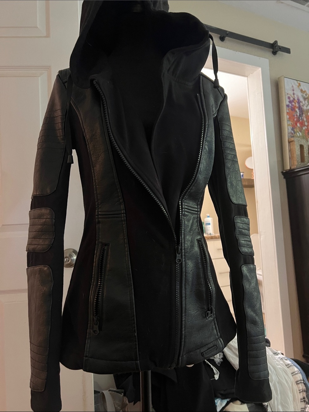 blanc noir Black Jacket with Contrast Interior - Picture 2 of 16